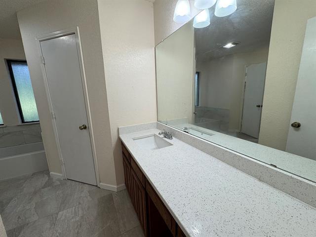 Building Photo - 510 Betsy Ross Dr