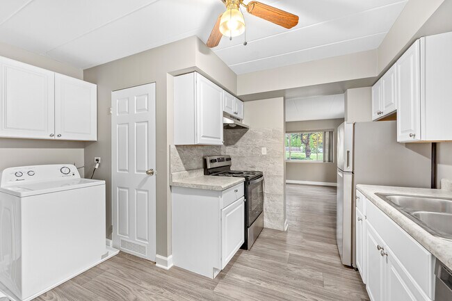 Building Photo - 332 Maple Ave