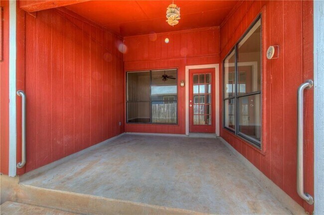 Building Photo - 612 Brookside Pass