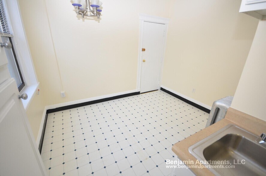 Building Photo - 8 Elko St