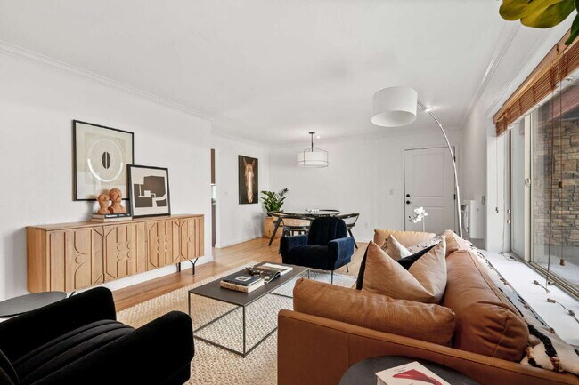 Building Photo - Stylish 2BR/2BA Condo with Patio & Parking...