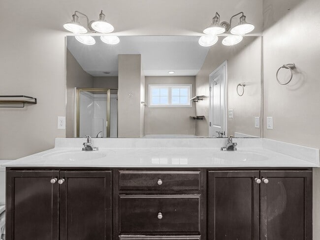 Building Photo - Williamsburg Plantation Beauty