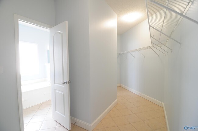 Building Photo - 5016 Liberty Park Cir SE