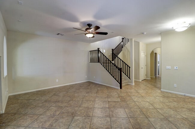 Building Photo - 15359 W Columbine Dr