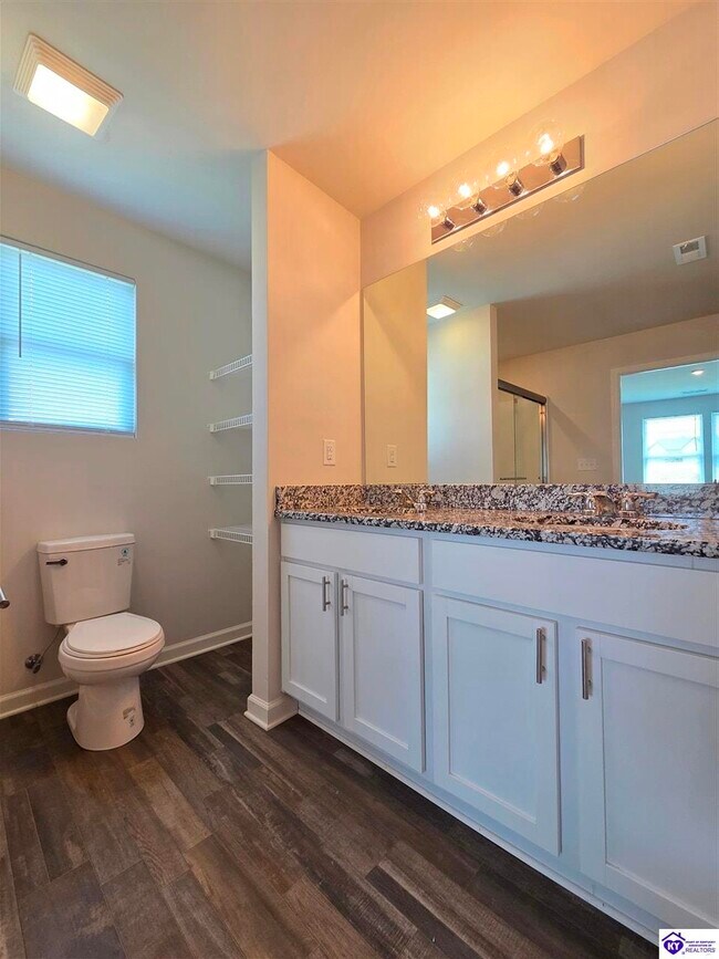 Building Photo - 132 Elegance Wy