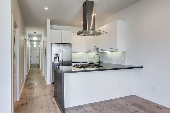 Building Photo - 1375 Minna St