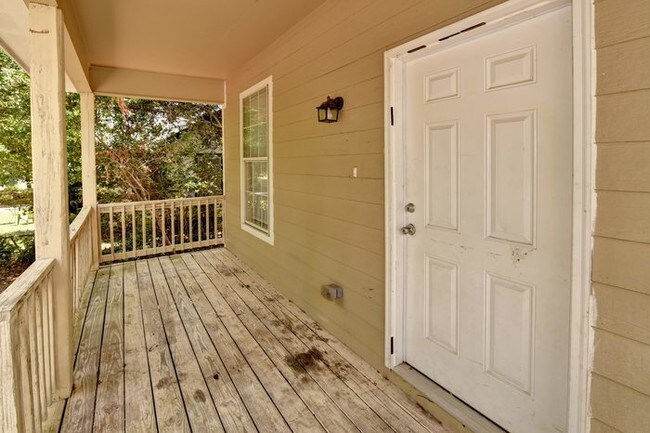 Building Photo - 719 42nd Ave