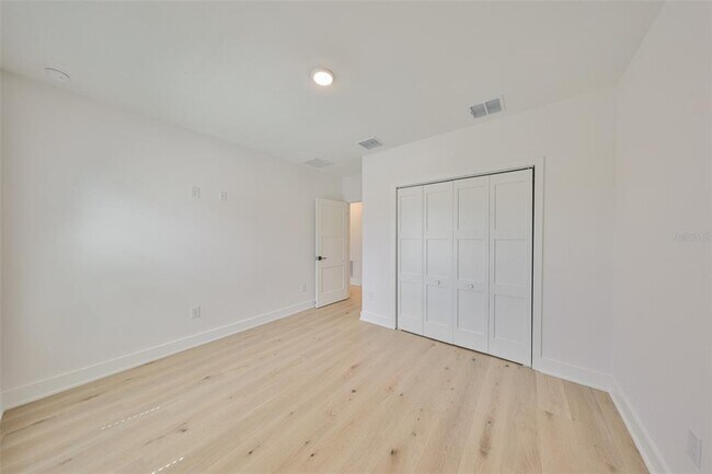 Building Photo - 1314 1/2 W Lemon St