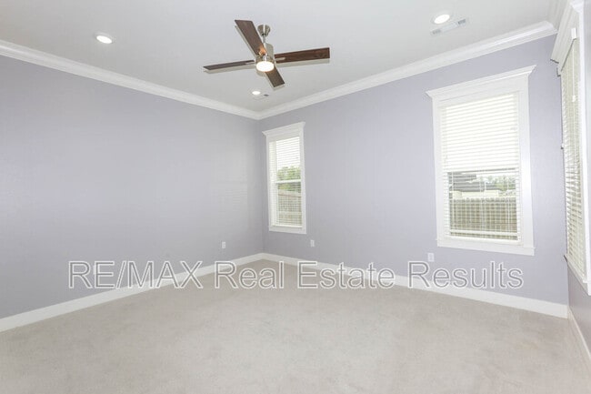 Building Photo - 1809 W Saddlebrook Ln