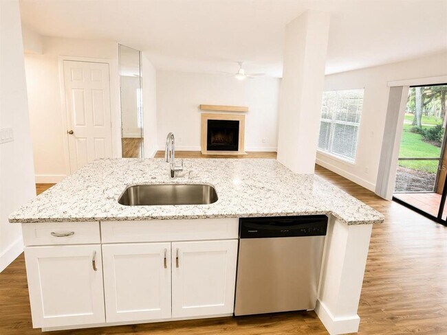 Building Photo - 4702 Sutton Terrace