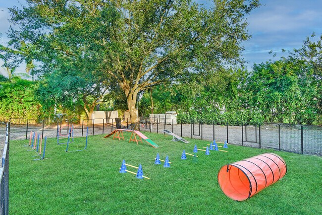 Building Photo - 377 Squire Dr