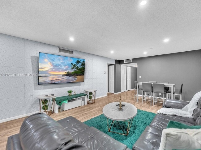 Building Photo - 6201 N Falls Cir Dr