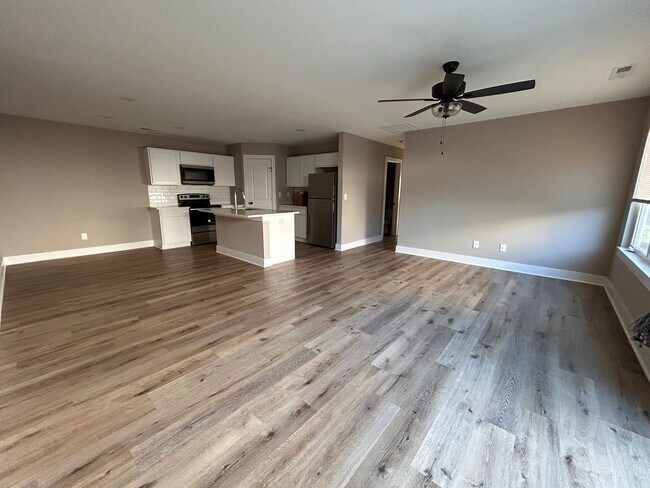 Building Photo - 1611-1613Dugan