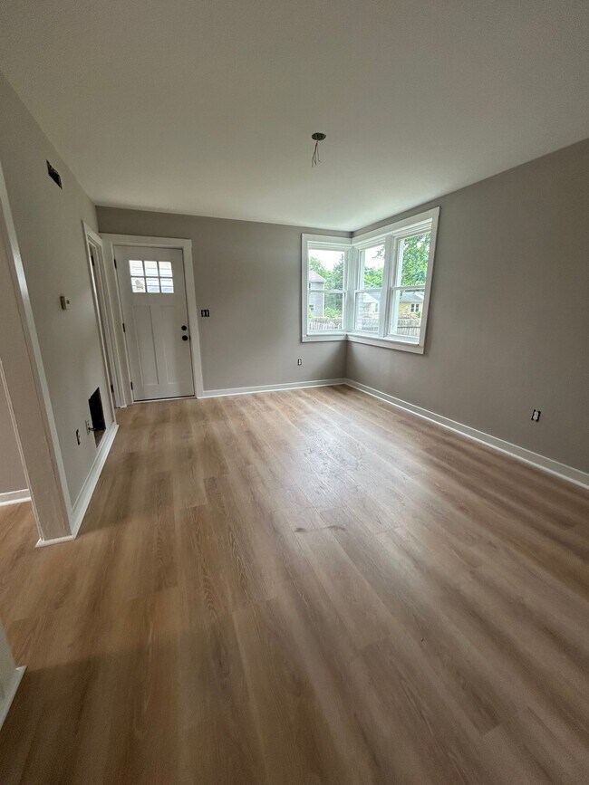 Building Photo - 5521 Schumacher Dr