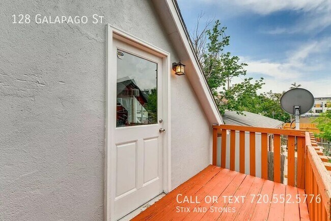 Building Photo - 128 Galapago St