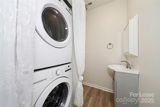 Building Photo - 10606 Trolley Run Dr