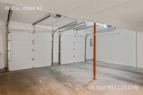 Building Photo - 10965 Gillette-