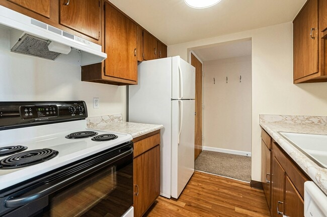 Building Photo - 421 S Howes St