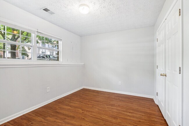 Building Photo - 6237 Cliffside Terrace