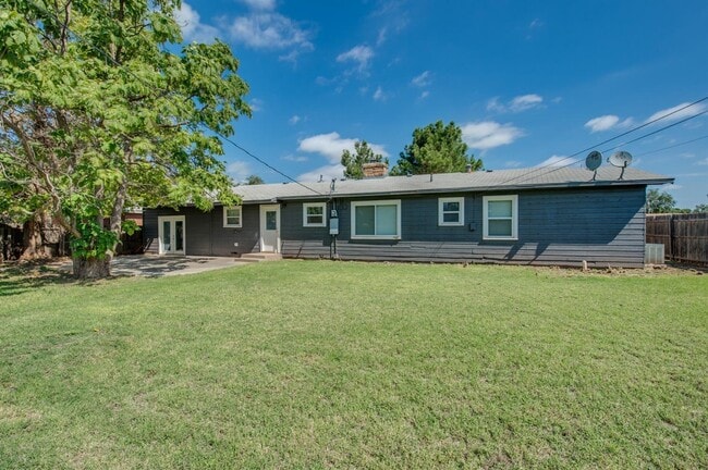 Building Photo - PRE-LEASING for AUGUST Move in - Recently Remodeled 4/2/1 near Texas Tech