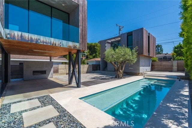 Building Photo - 762 Rosecrans Ave