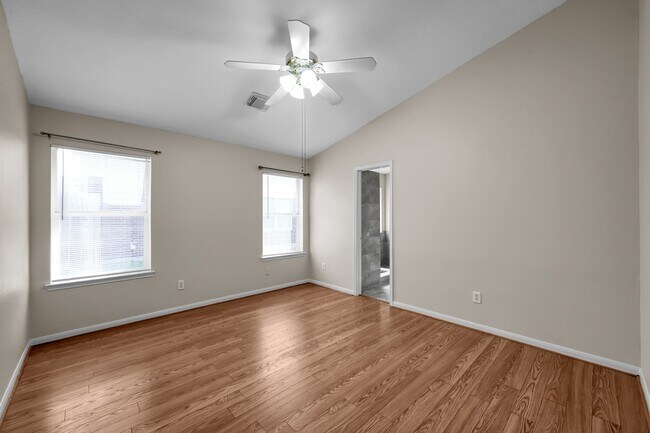 Building Photo - 32111 Willow Creek Park