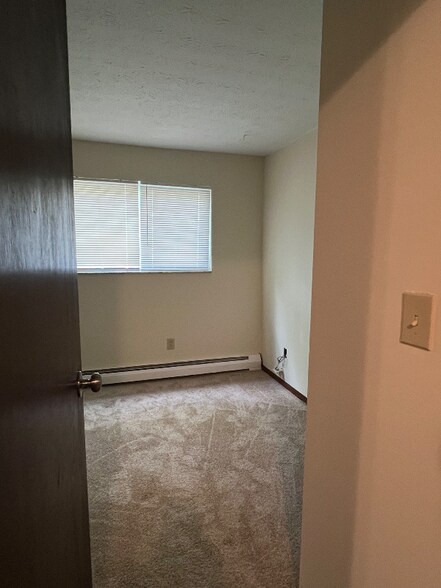 Building Photo - 2065 Sutton Ave