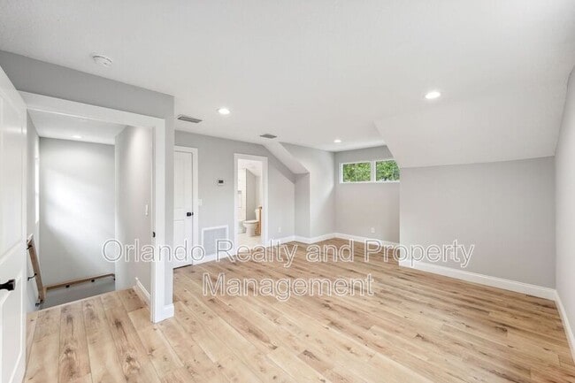 Building Photo - 444 Delaney Park Dr