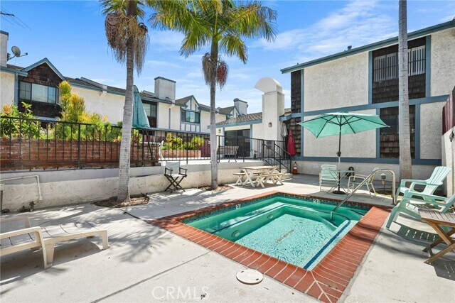 Building Photo - 4229 W Rosecrans Ave