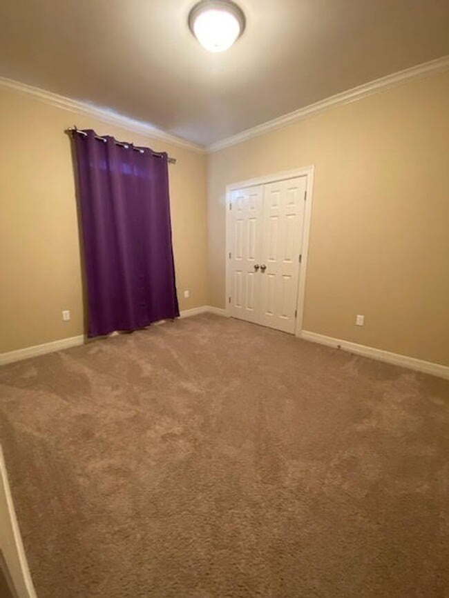 Building Photo - ****LEGACY***