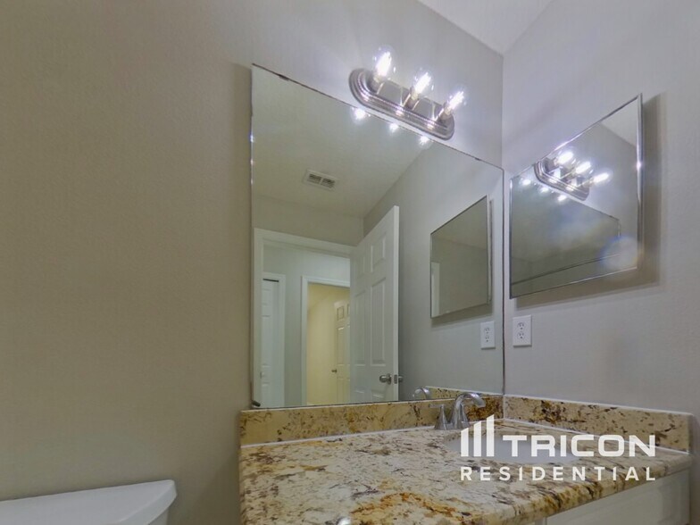 Building Photo - 607 Coral Way