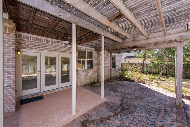 Building Photo - 26 Clover Gate Cir