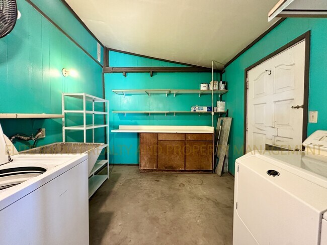 Building Photo - 5962 E 25th St