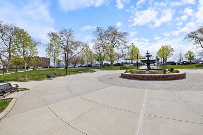 Building Photo - 115 Franklin St