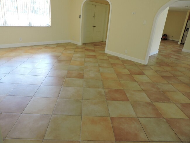 Building Photo - 4529 Square Lake Dr