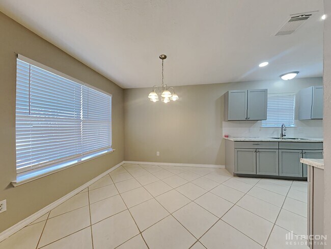 Building Photo - 9746 Phil Halstead Dr