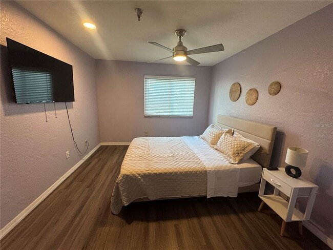 Building Photo - 10265 Gandy Blvd N