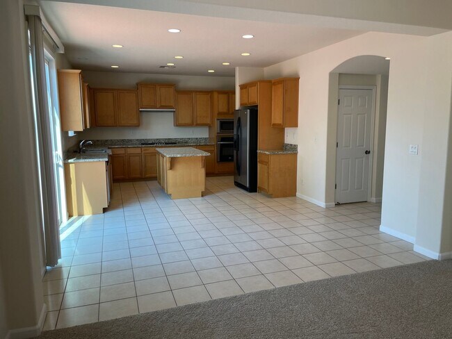 Building Photo - NICE TWO STORY HOME IN WEST ROSEVILLE