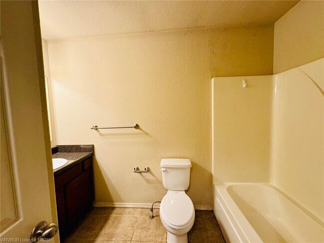 Building Photo - 6510 Huntington Ct