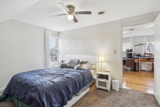 Building Photo - 2451 S 68th St