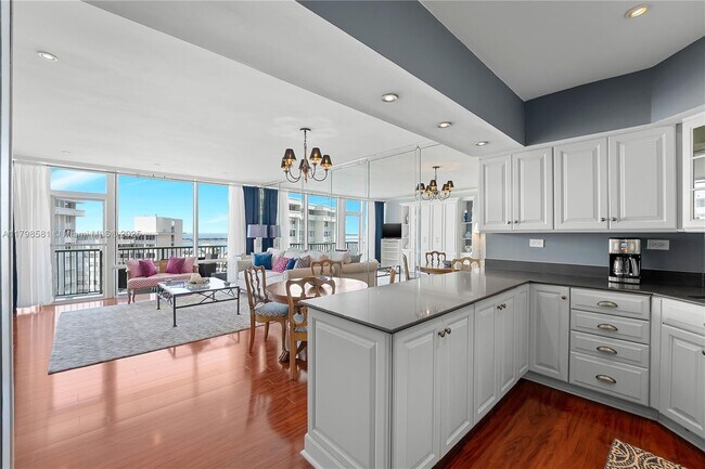 Building Photo - 1408 Brickell Bay Dr