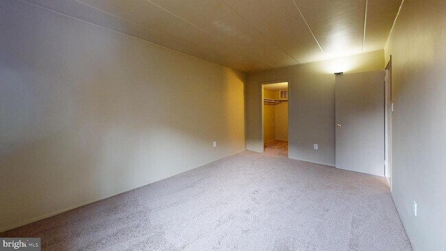 Building Photo - 2612 Fort Farnsworth Rd