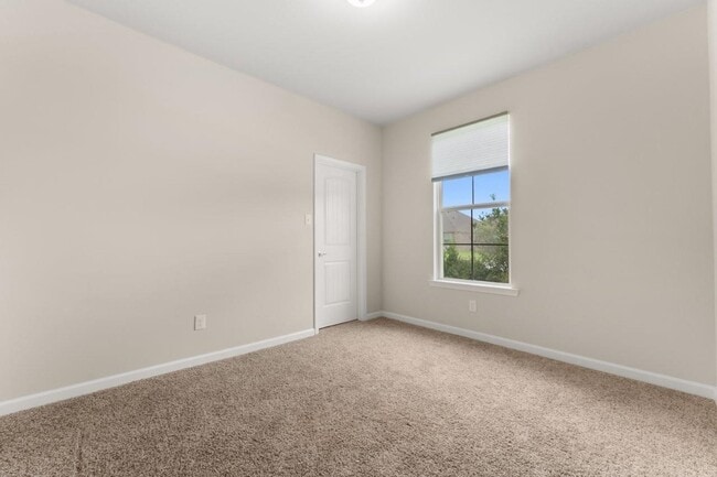 Building Photo - 1647 Reserve Dr