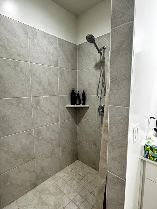 Building Photo - 6189 S White Bee Cir