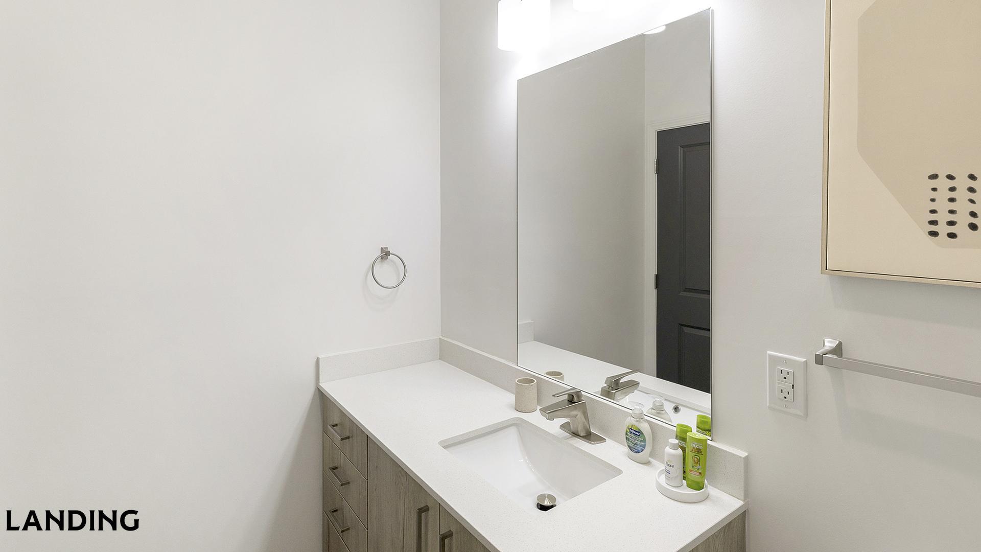 Building Photo - 560 Jack Clift Blvd