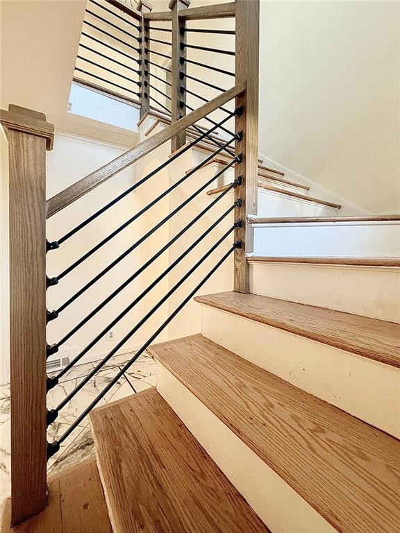 Building Photo - 200 W Paces Ferry Rd NW