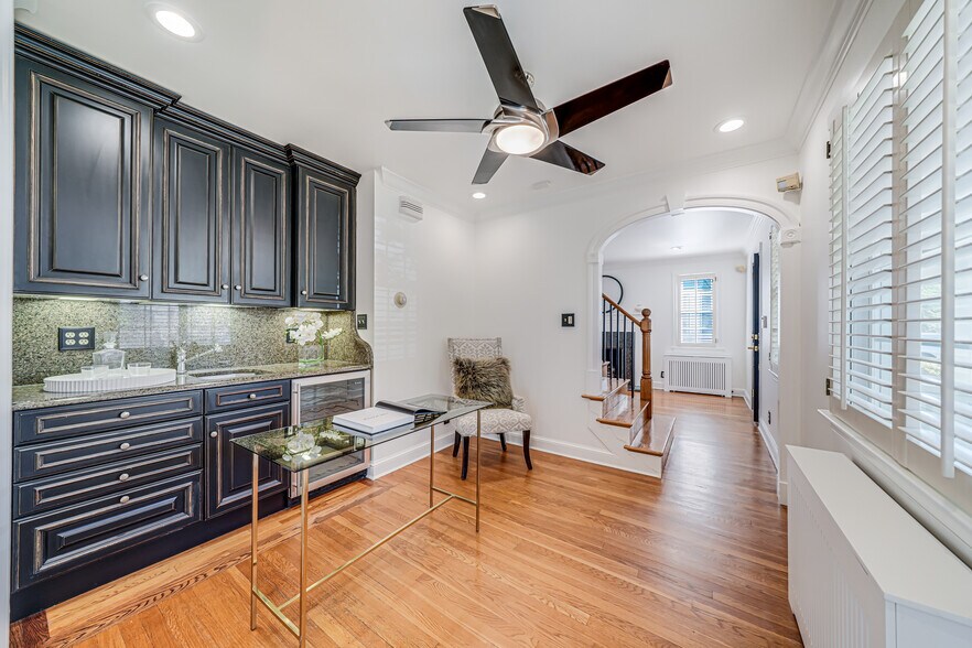 Building Photo - 4817 Chevy Chase Blvd