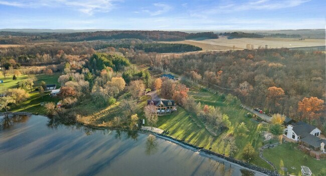 Building Photo - 222 Grouse Dr