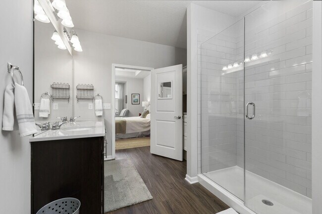 Building Photo - 402 Henstride Ct