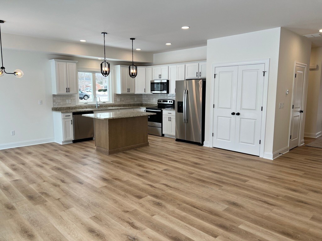 Building Photo - 6066 New Taylor Rd